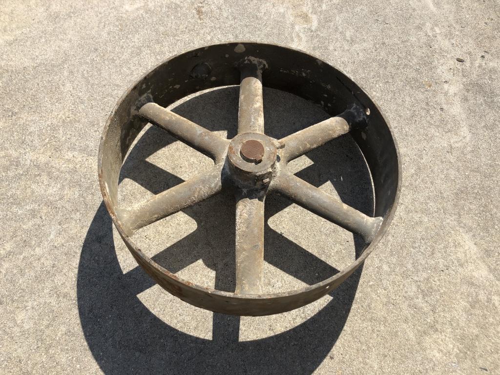 Vintage Cast Iron Five-Spoke Pulley: 18"D x 4 1/4"W. Condition: Good.