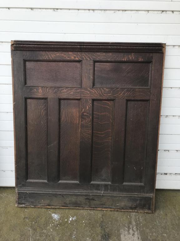 Oak Quarter Sawn Panel : with cornice molding.W-50-3/4”H-58”. Condition: Good.