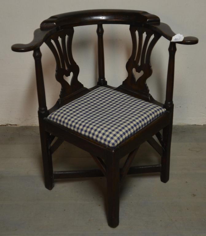 18th Century Walnut Chippendale Corner Chair (1 of 7)