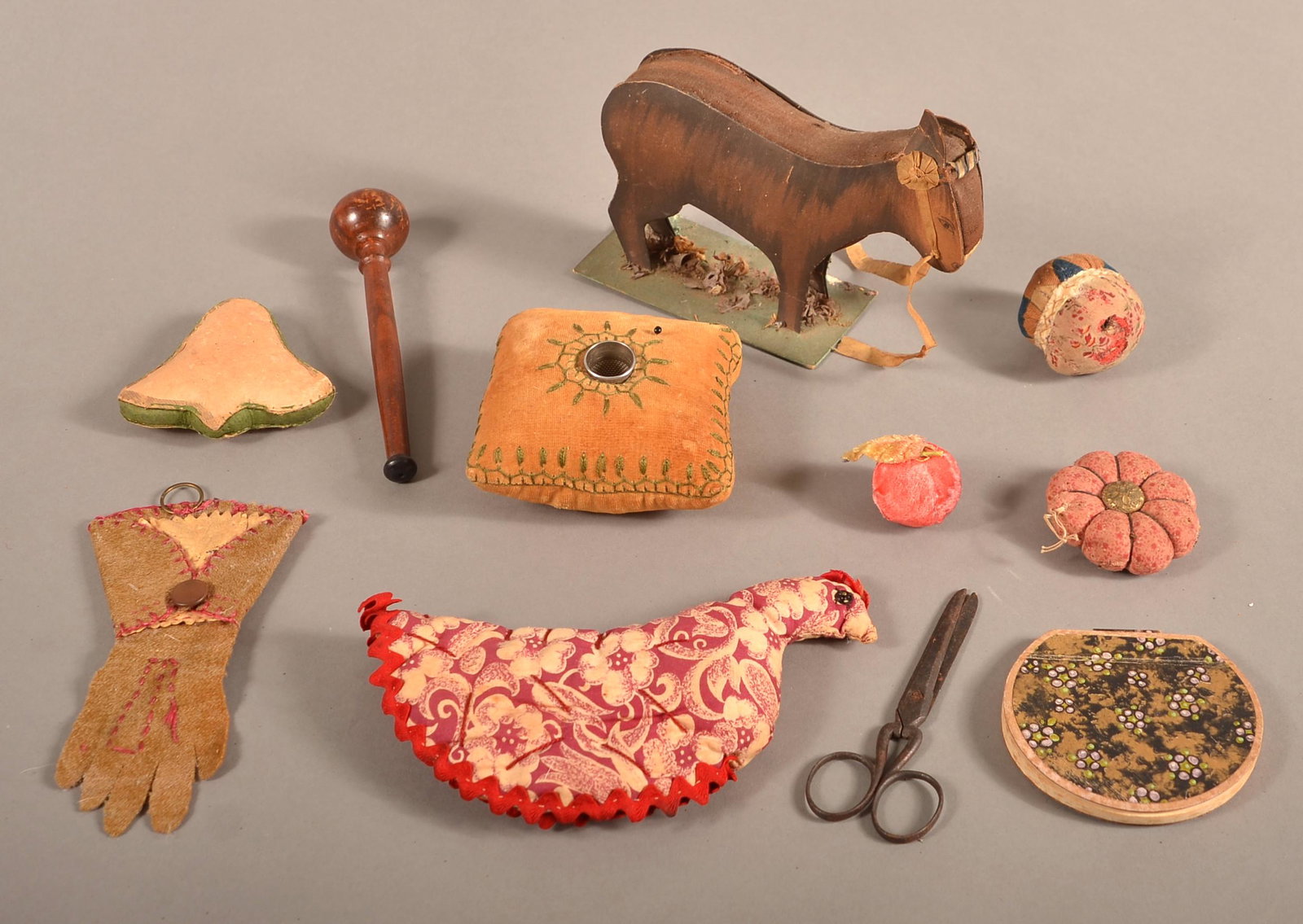 Lot of Antique/Vintage Pin Cushions and Sewing Items.: Lot of Antique/Vintage Pin Cushions and Sewing Items. Condition: Fair to good.