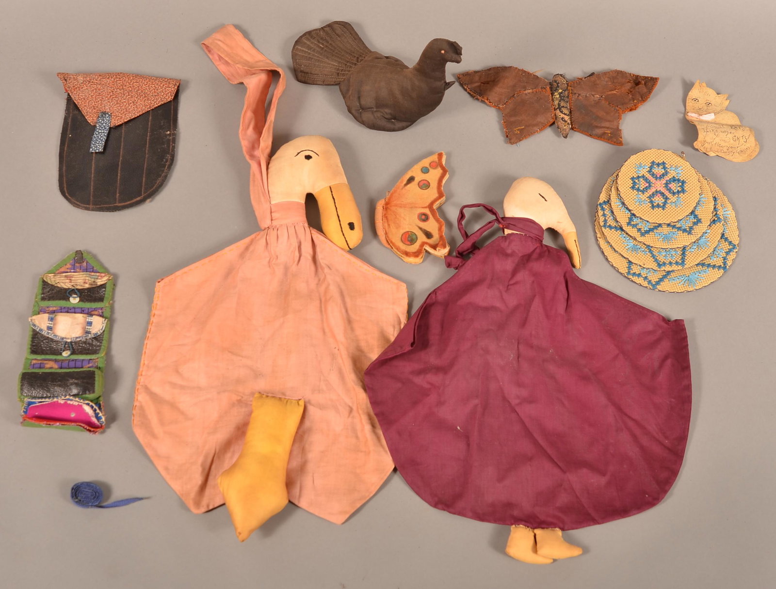 Lot of Antique/Vintage Pin Cushions and Sewing Items.: Lot of Antique/Vintage Pin Cushions and Sewing Items. Condition: Fair to good.