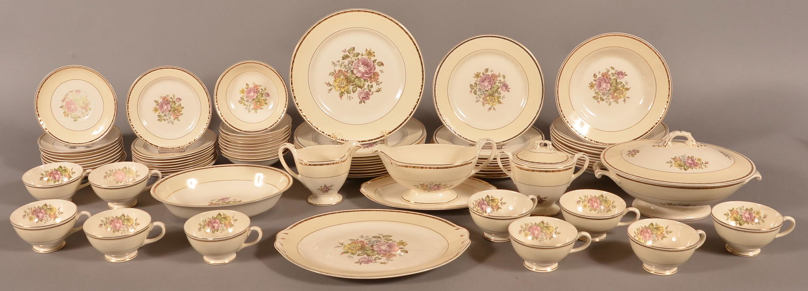 Vintage Homer Laughlin 68 Piece China Dinnerware Set.: Vintage Homer Laughlin 68 Piece China Dinnerware Set. Eggshell Gergian English Regency pattern. Consisting of ten 6 piece place settings: 10" dinner plates, salad plates, soup bowls, dessert bowls, br