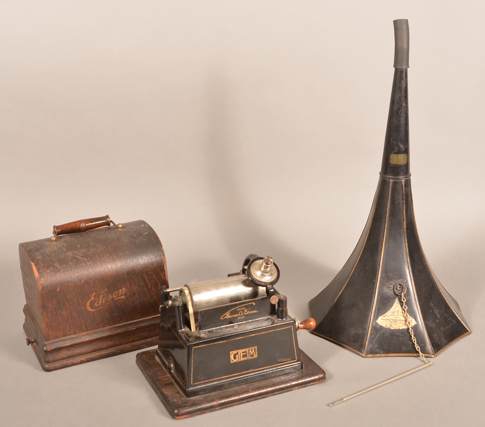 Edison "Gem" Oak Case Cylinder Record Player with Horn: Edison "Gem" Oak Case Cylinder Record Player with Horn. SN 288321. 8"h. X 9-3/4"w. Condition: Good with veneer loss, mechanism needs attention. No crane.