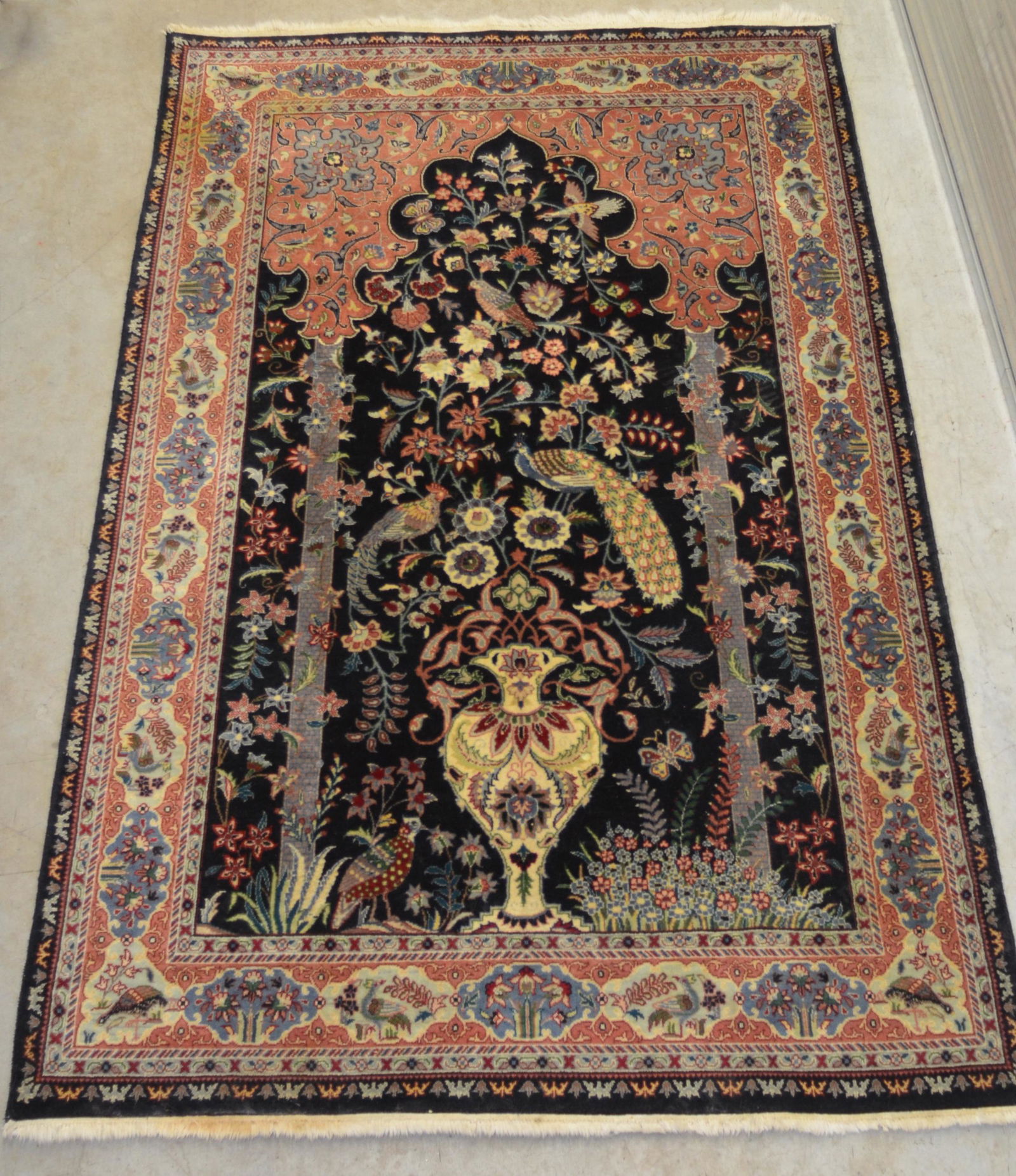 Vintage Oriental Exotic Bird and Vase Pattern Area Rug. (1 of 7)