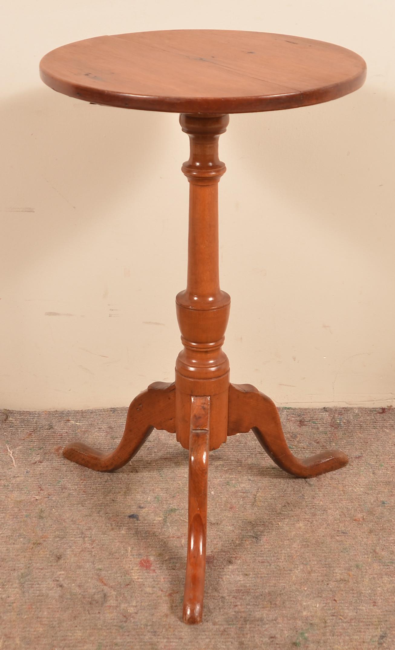 Pennsylvania Queen Anne Cherry Candlestand. (1 of 3)
