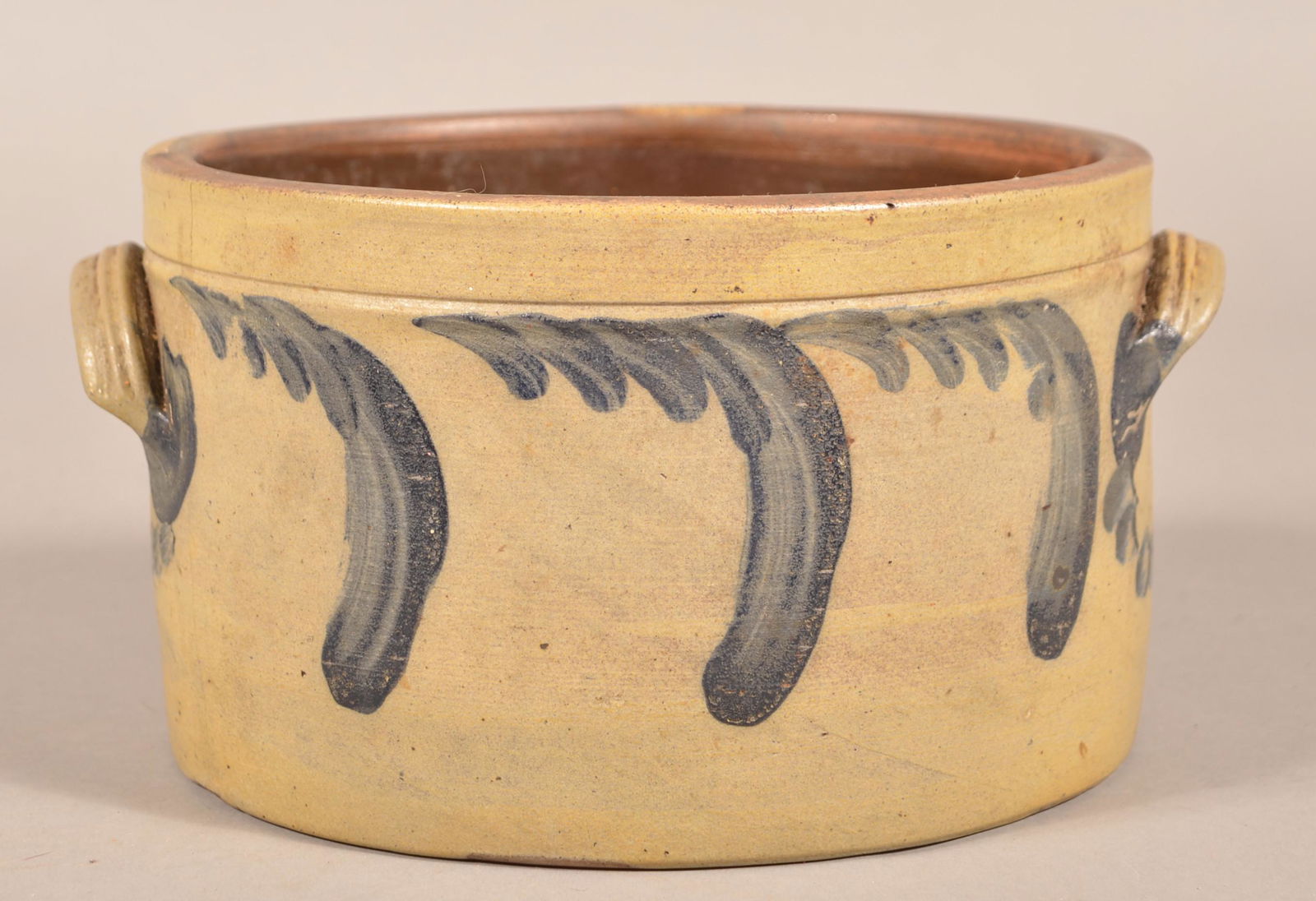 Stamped R.C.R, Phila. One Gallon Stoneware Cake Crock. (1 of 4)