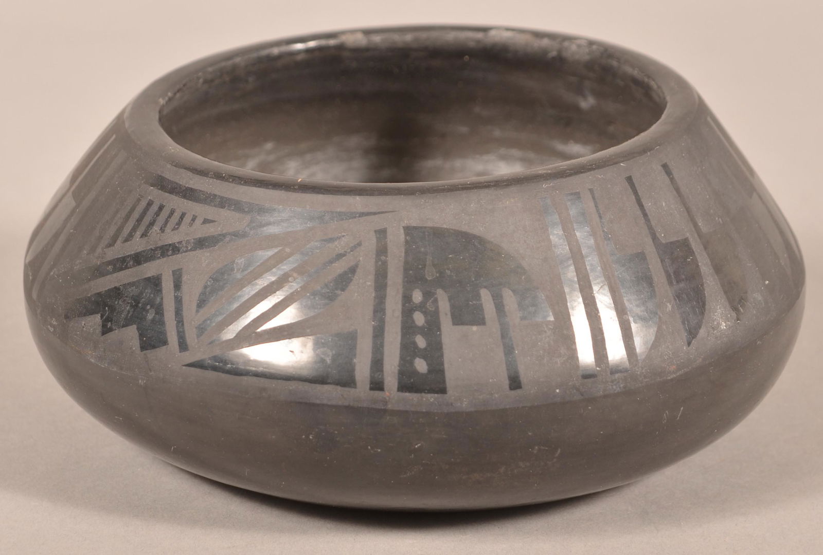 Santa Clara Pottery Bowl Signed Florence & Joe. (1 of 3)