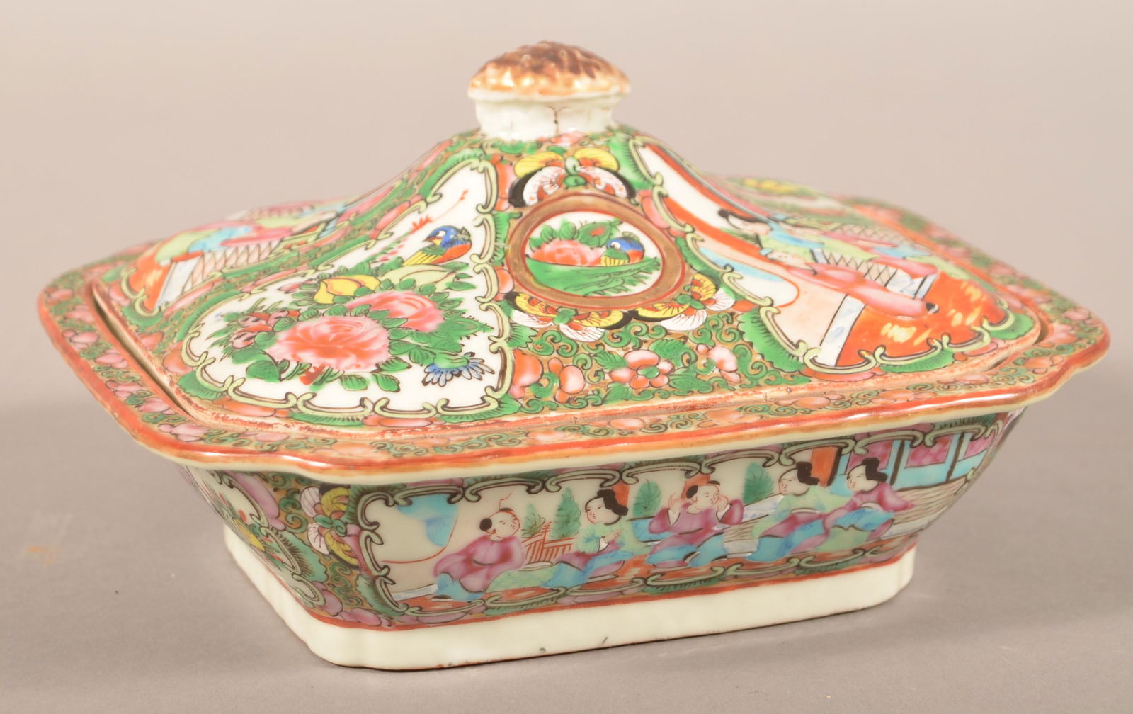 Rose Medallion Oriental Porcelain Vegetable Dish. (1 of 5)