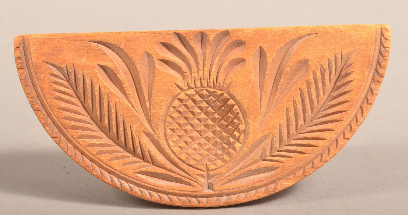PA Softwood Half-Round Pineapple Butter Print. (1 of 3)