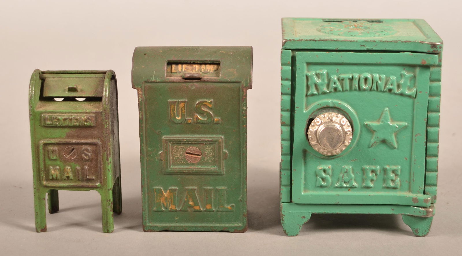 Three Antique/Vintage Cast Iron Still Banks. (1 of 4)