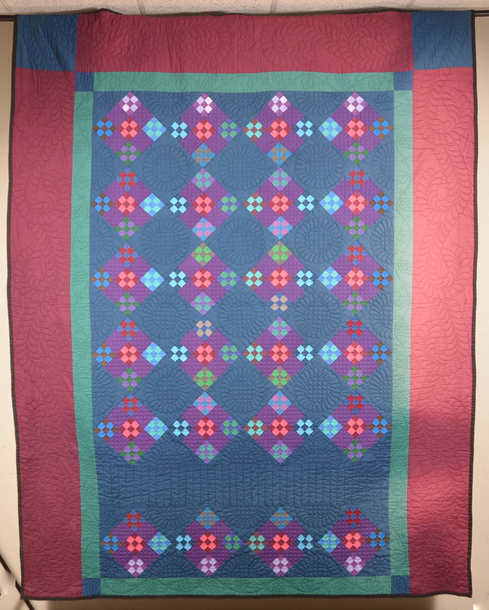 Pennsylvania Amish Nine Patch Pattern Quilt. (1 of 5)
