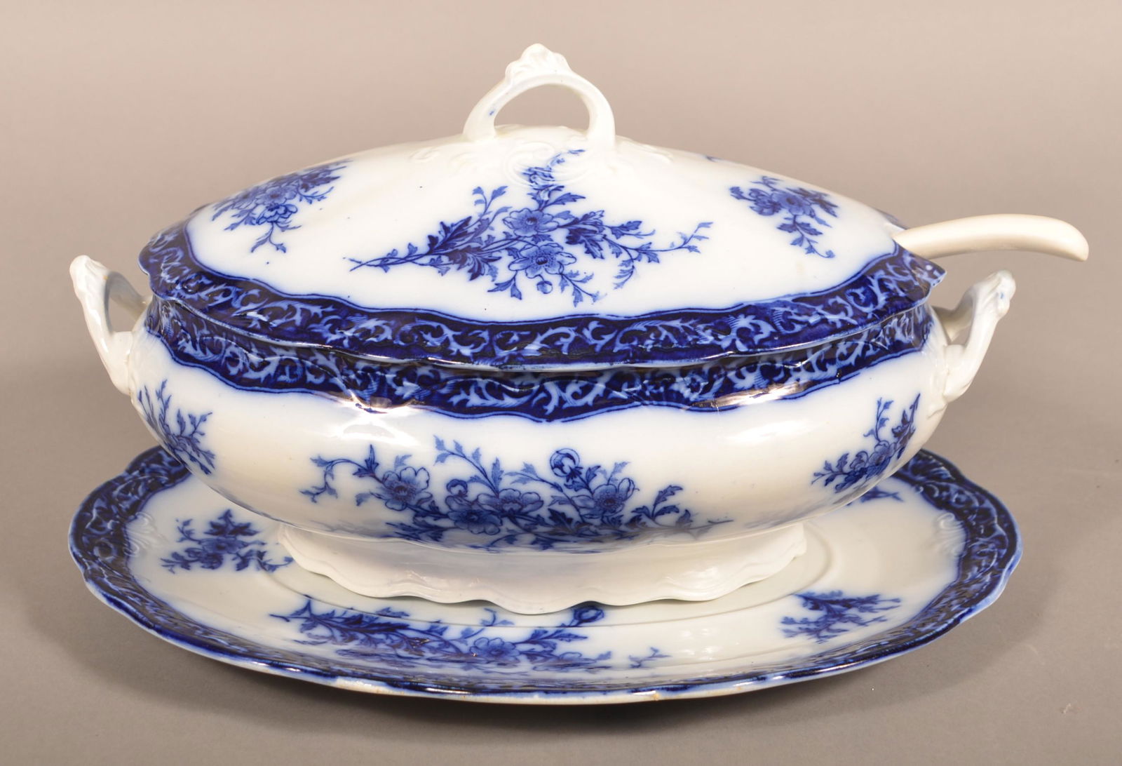 Rare Flow Blue China "Touraine" Covered Soup Tureen. (1 of 7)