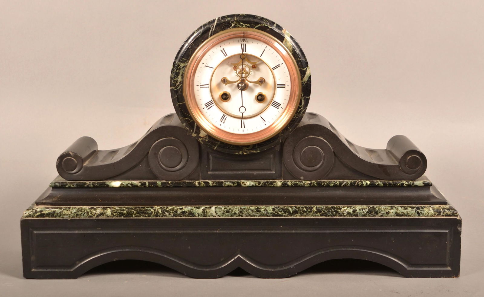 Victorian Polished Slate Mantle Clock. (1 of 7)