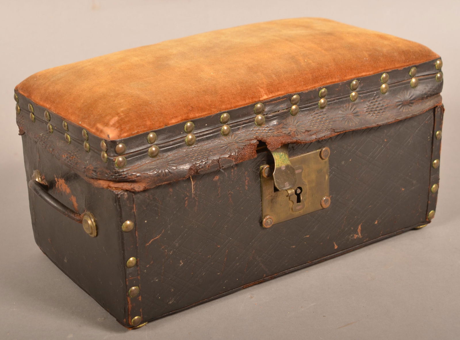 Juniata County, PA Antique Leather Covered Lock Box. (1 of 5)
