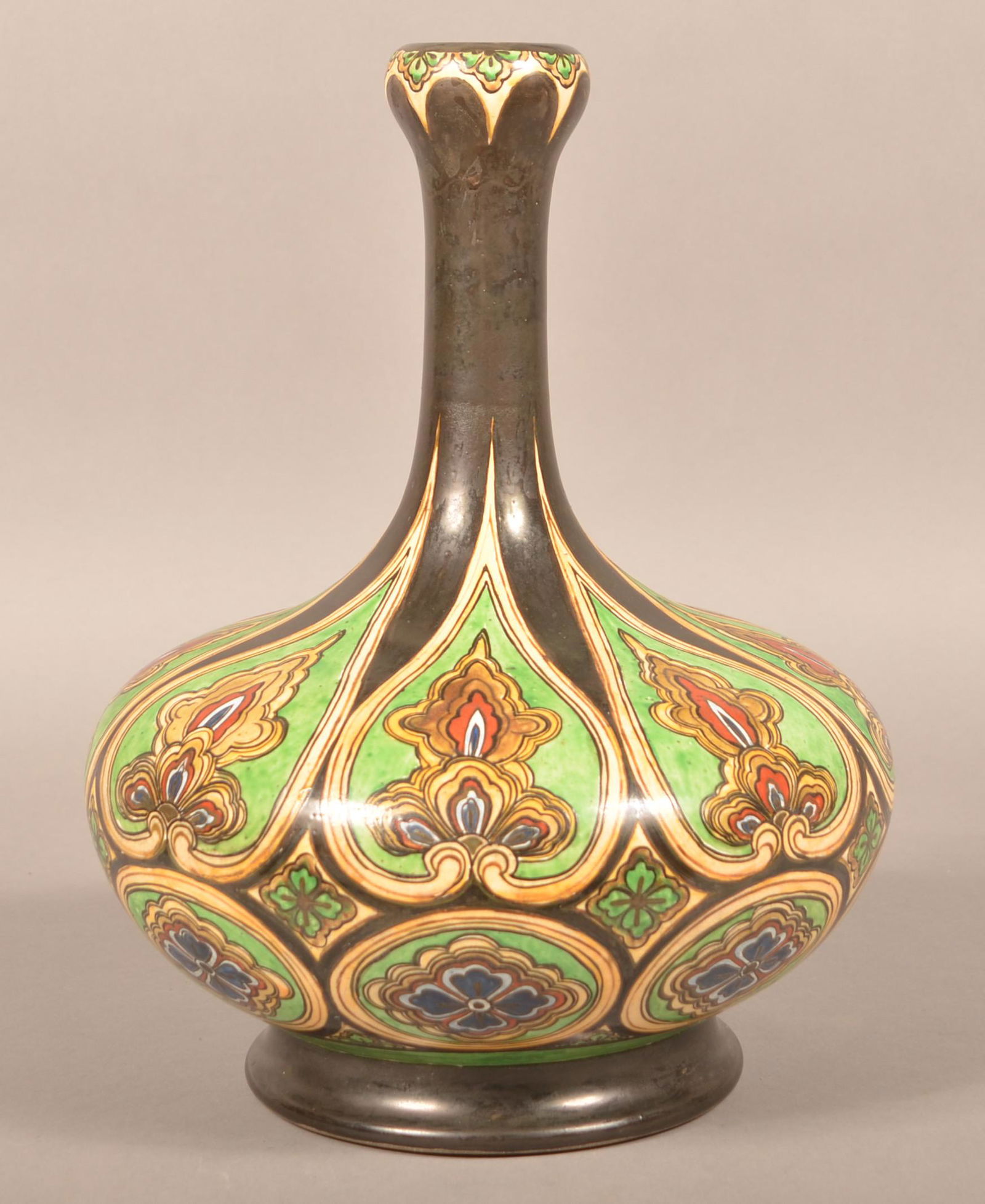 American Satsuma Art Nouveau Pottery Vase. (1 of 5)