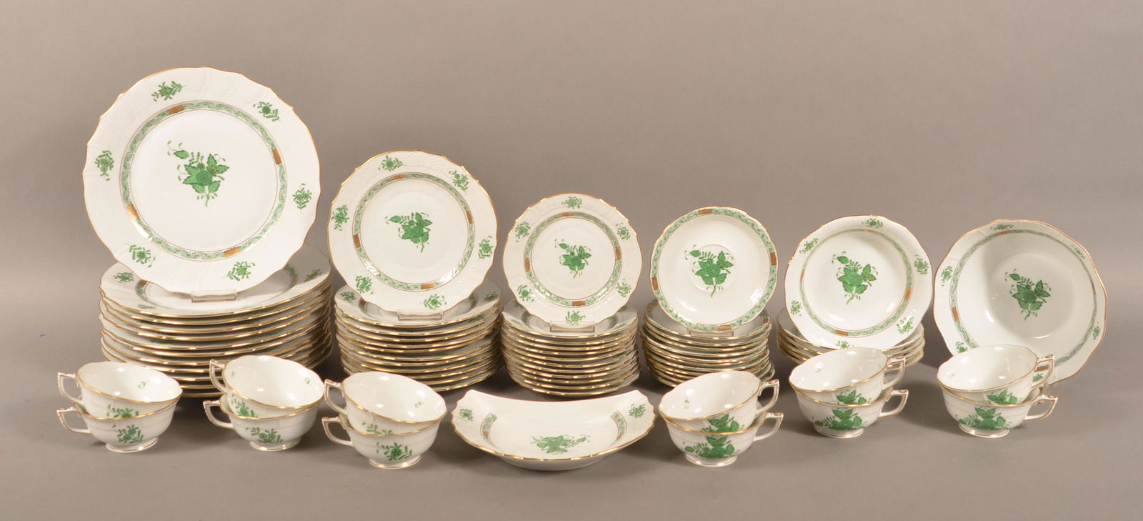 Herend Hungary "Chinese Bouquet" Dinner Service. (1 of 4)
