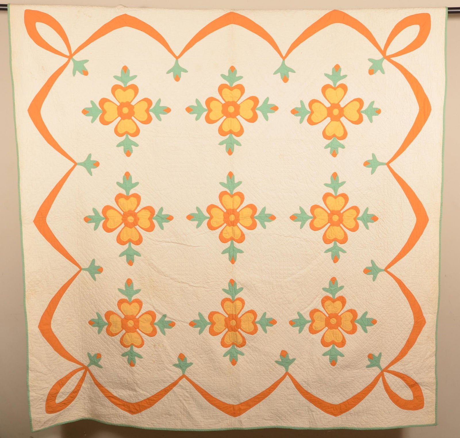 Vintage Floral Pattern Applique Quilt. (1 of 4)