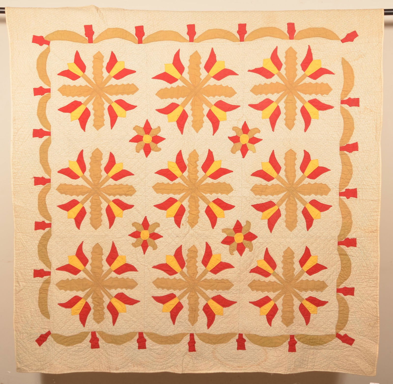 Antique Tulip Pattern Applique Quilt. (1 of 5)