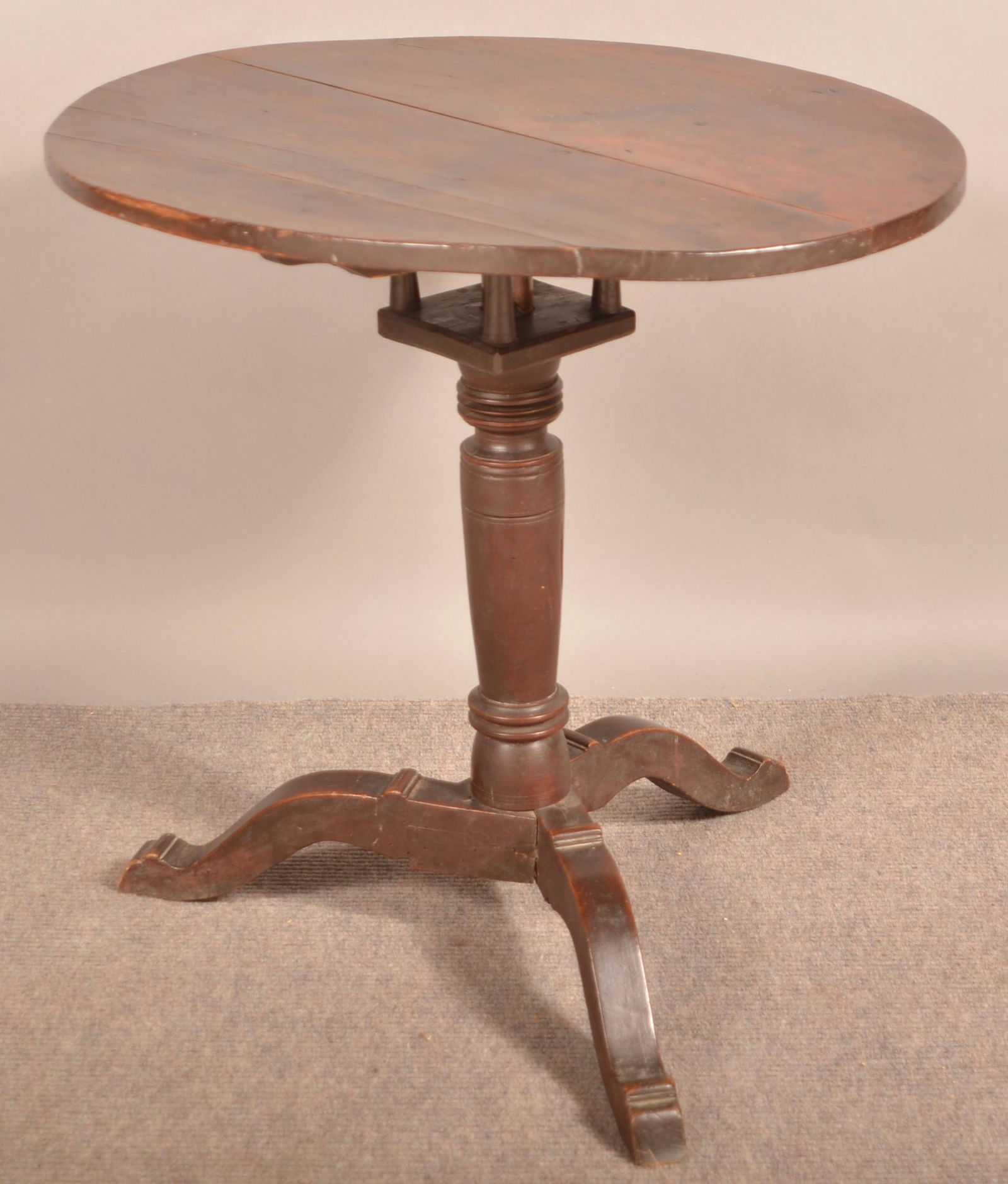 American Federal Cherry Oval Tilt-Top Tea Table. (1 of 5)