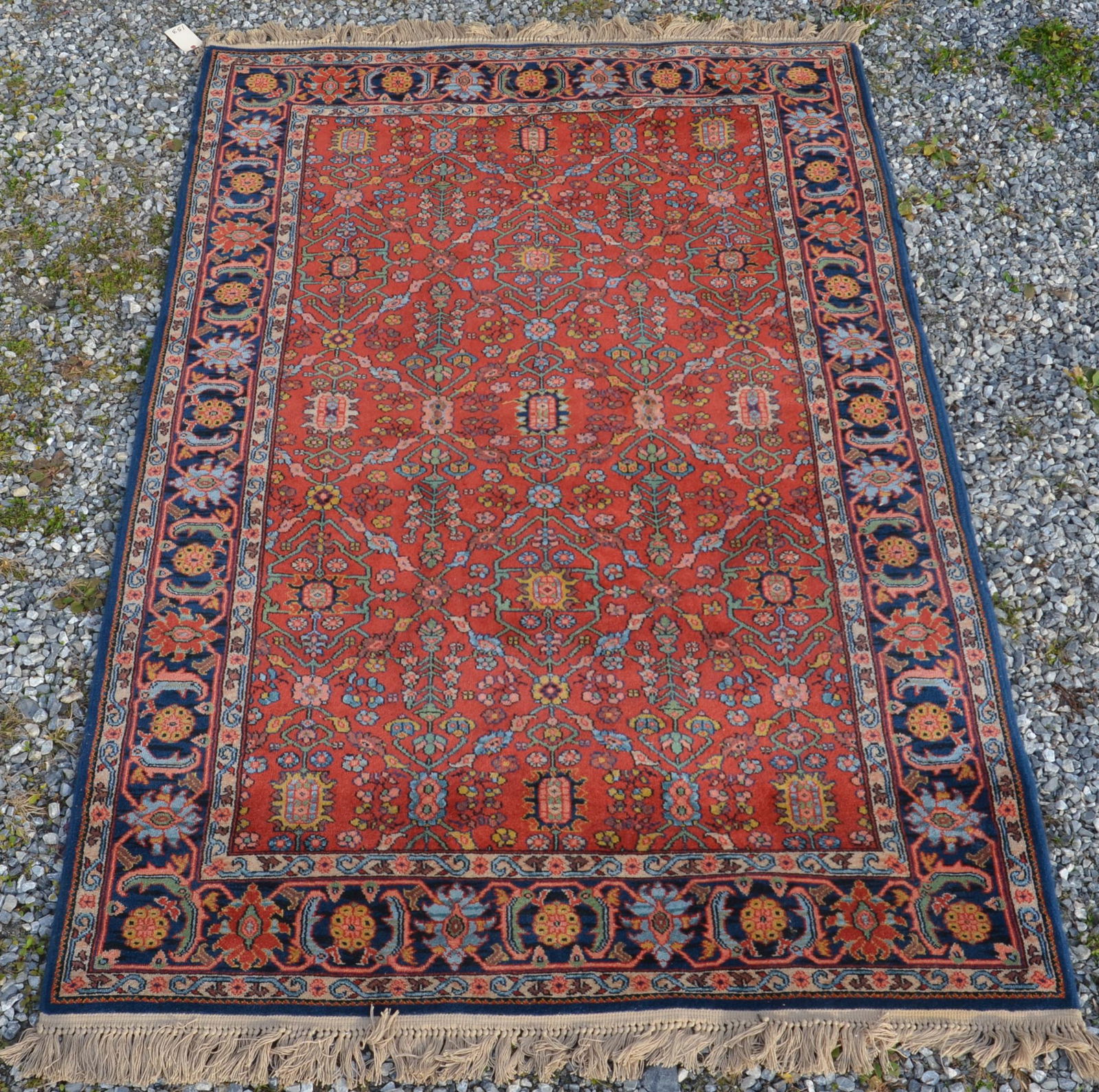 Machine-Made Oriental Style Floral Pattern Area Rug. (1 of 5)
