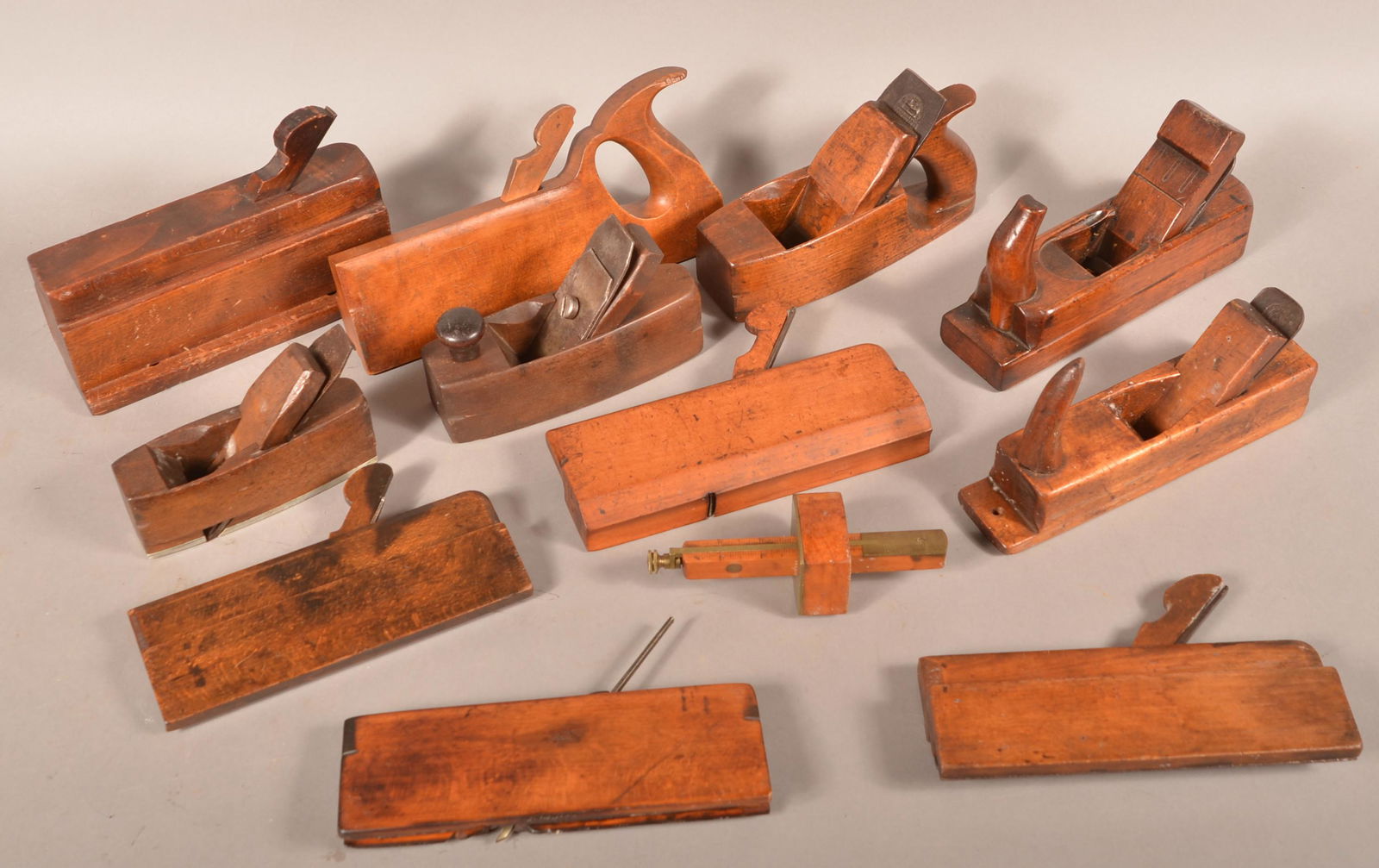 Lot of Antique Wood Molding Planes. (1 of 4)