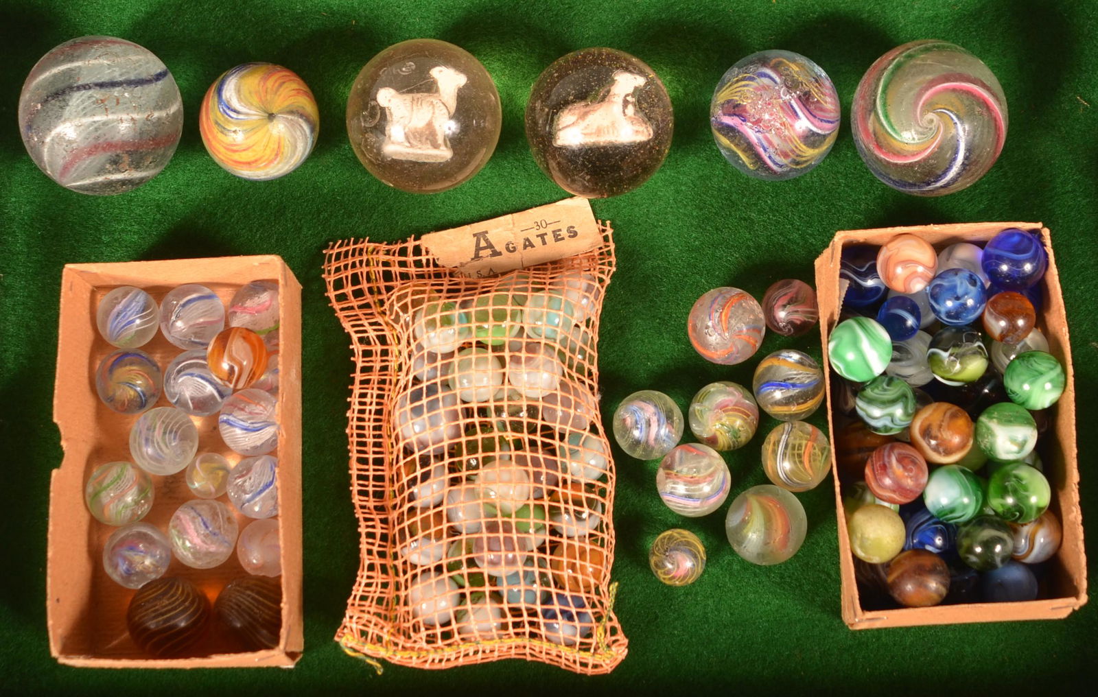 Lot of Antique and Vintage Marbles. (1 of 1)