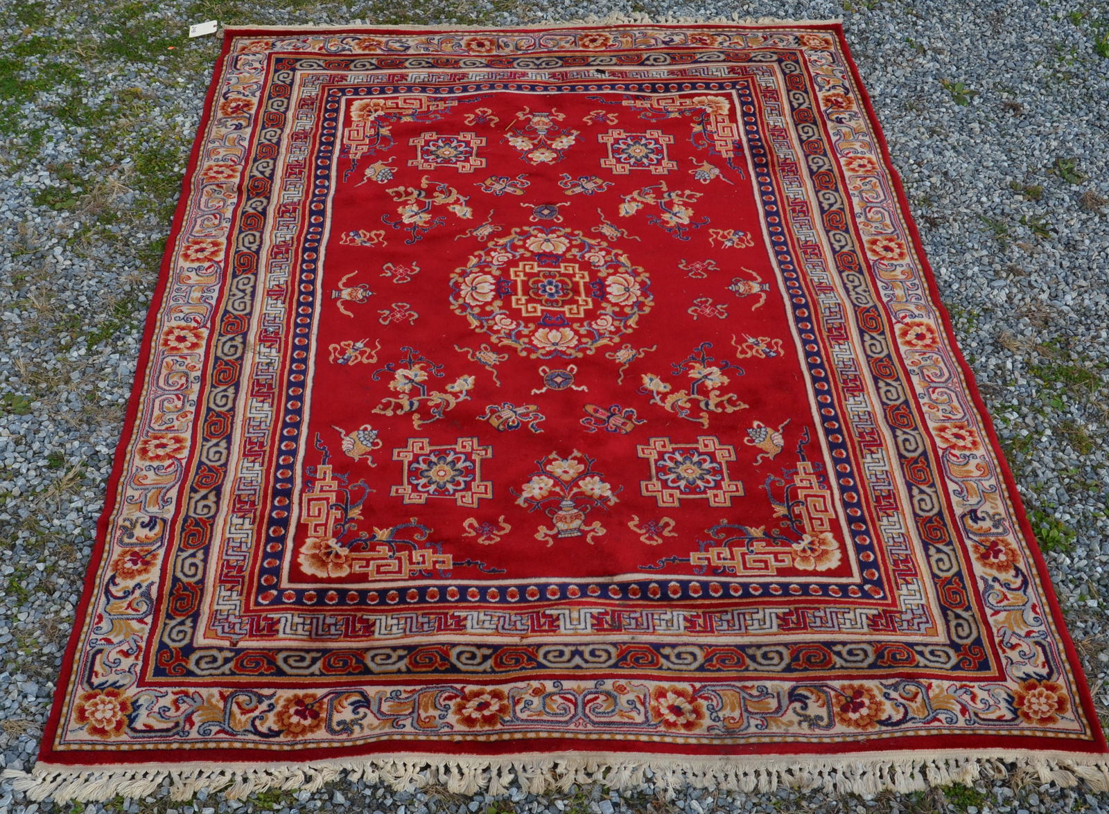 Kashmir Chinese Pattern Machine-Made Room Size Rug. (1 of 6)