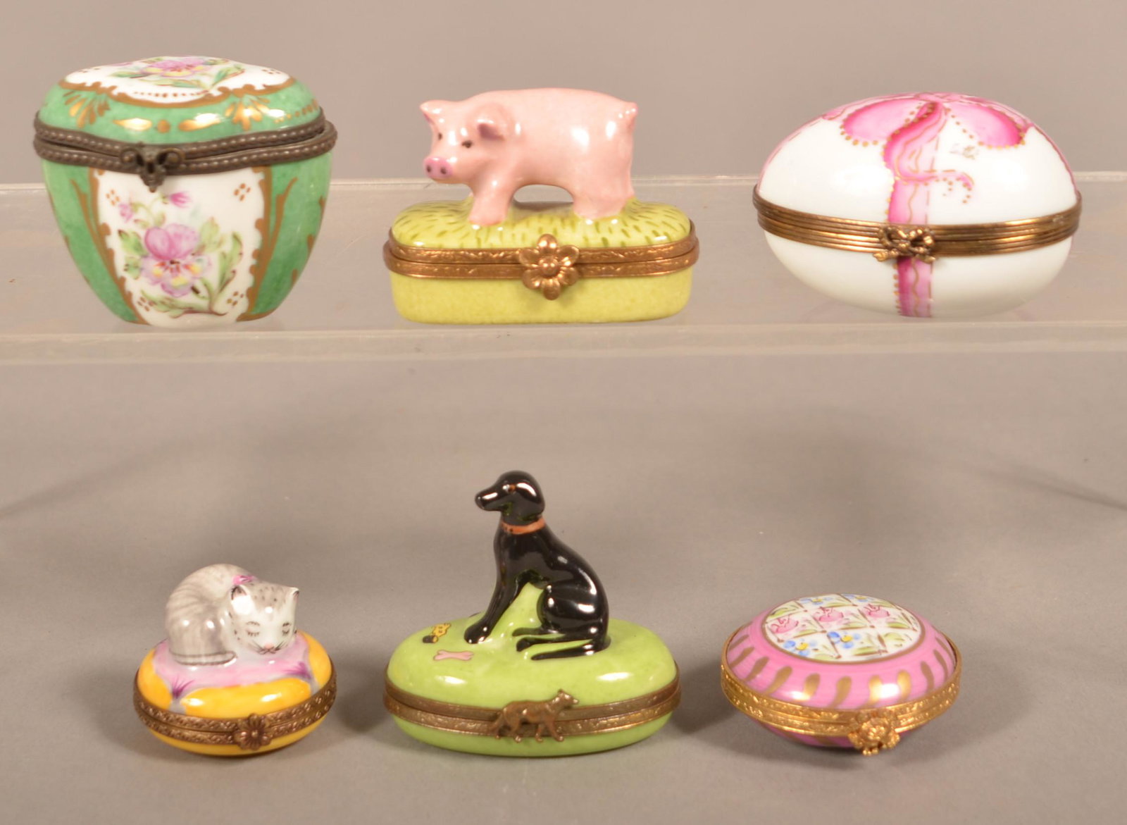 Six Hand-Painted Porcelain Trinket Boxes.: Six Hand-Painted Porcelain Trinket Boxes. Mostly Limoges, France Peint Main. Tallest 2"h. Condition: Very good.