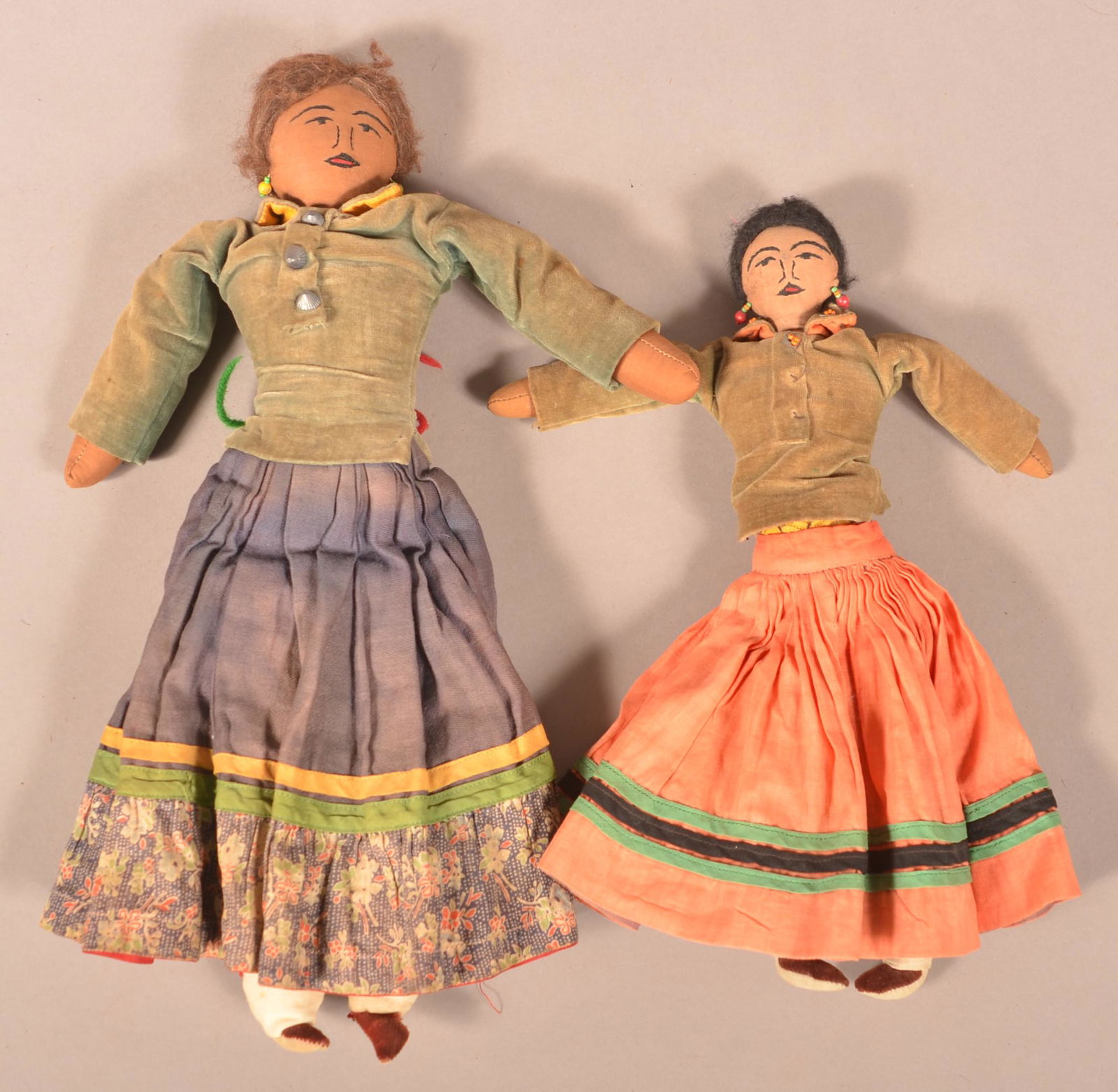Two Vintage Navajo Indian Dolls. (1 of 2)