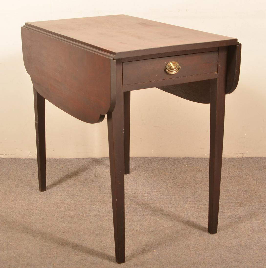 Pennsylvania Hepplewhite Mahogany Pembroke Table. (1 of 6)