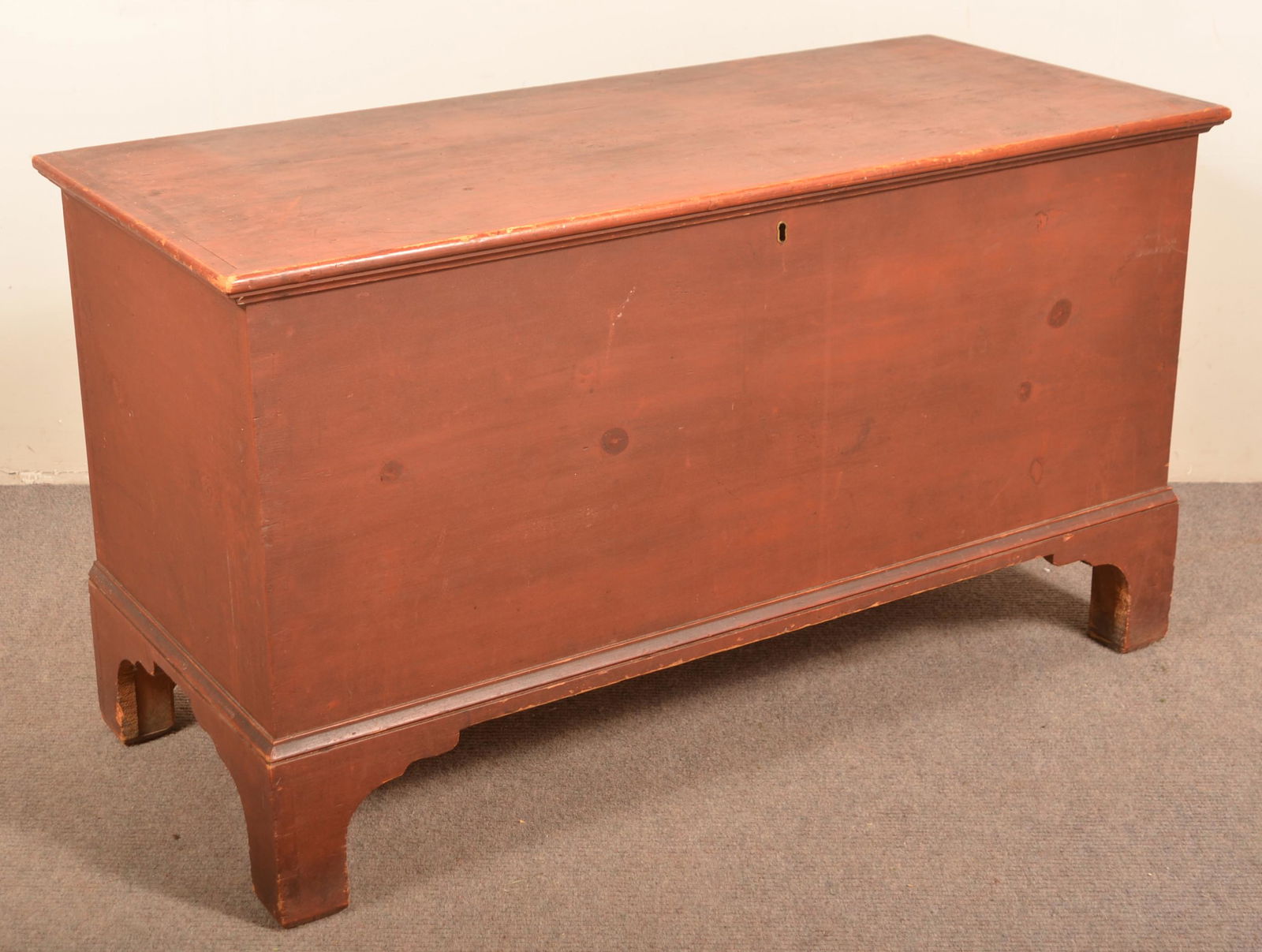 New England Red Painted Pine Blanket Chest. (1 of 5)