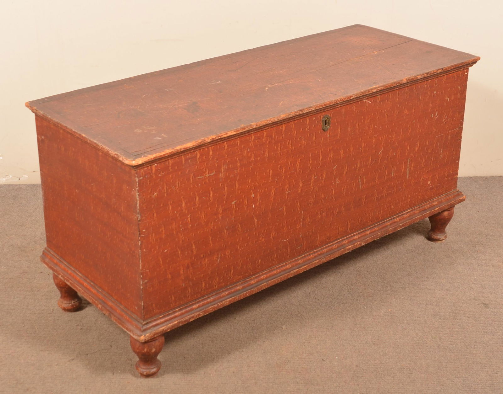 PA Sponge-Decorated Softwood Blanket Chest. (1 of 4)