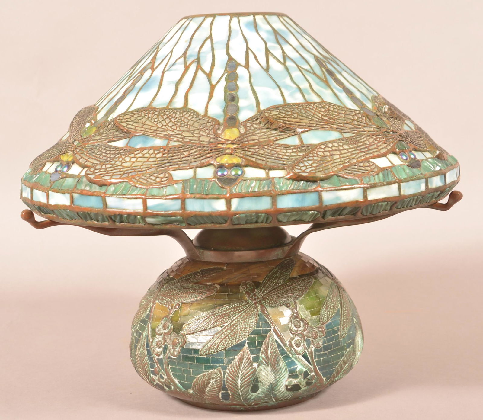 Vintage Tiffany Style Dragonfly Table Lamp. (1 of 6)