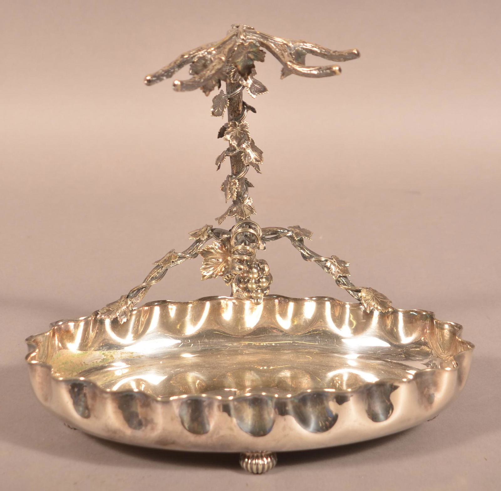 Mappin and Webb Silver Plate Grape Shears Stand. (1 of 7)