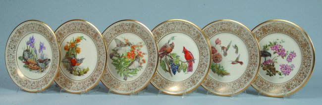 Lot of 12 Lenox Boehm Bird Plates with original bo: Lot of 12 Lenox Boehm Bird Plates with original boxes; Mountain Bluebirds 1972, Mockingbirds 1978, Wood Thrush 1970, Meadowlark 1973, Eastern Phoebe 1981, Robin 1977, Golden Crowned Kinglets 1979, Ame