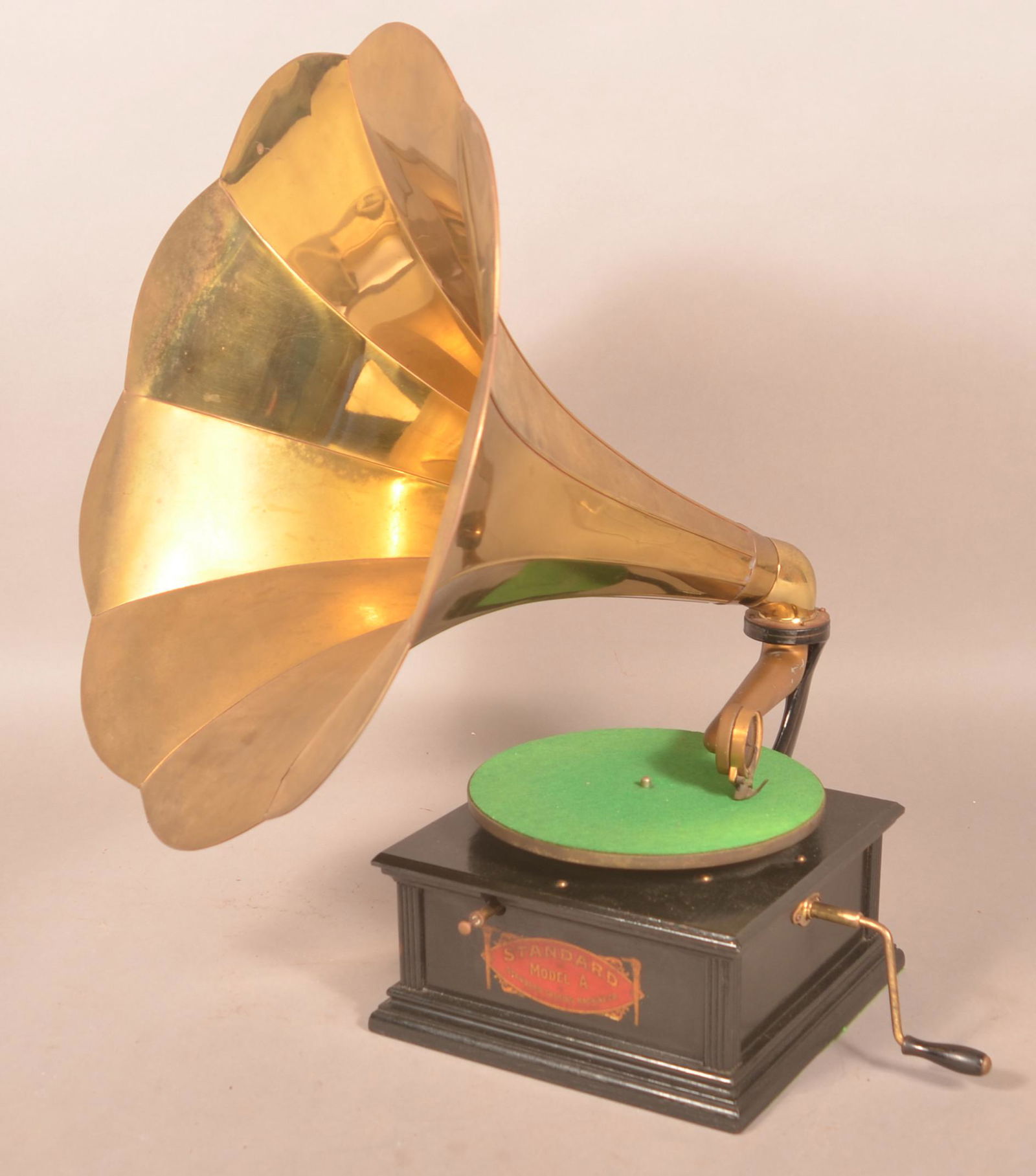 Standard Model A Oak Case Phonograph. (1 of 3)