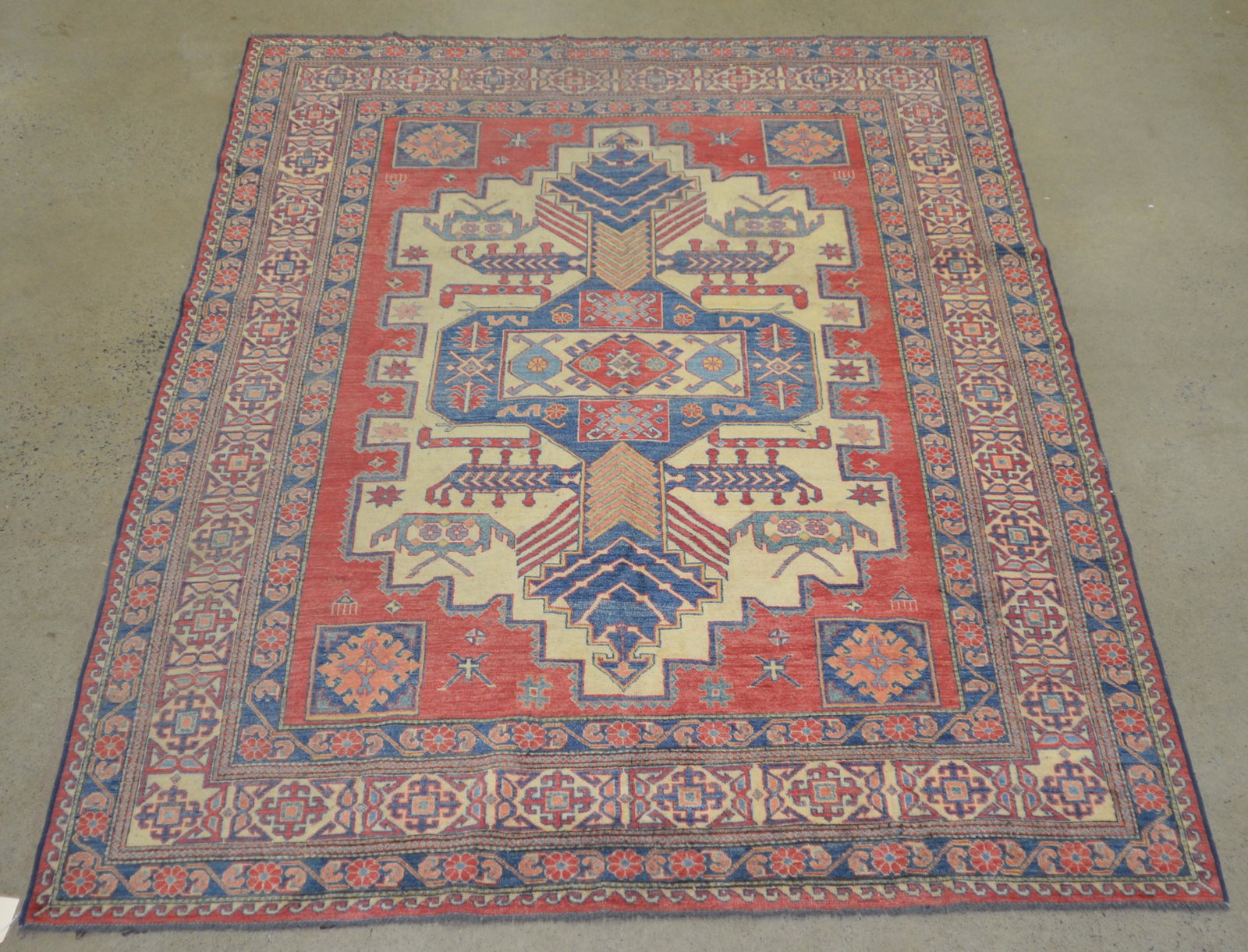 Vintage Center Medallion Oriental Area Rug. (1 of 7)