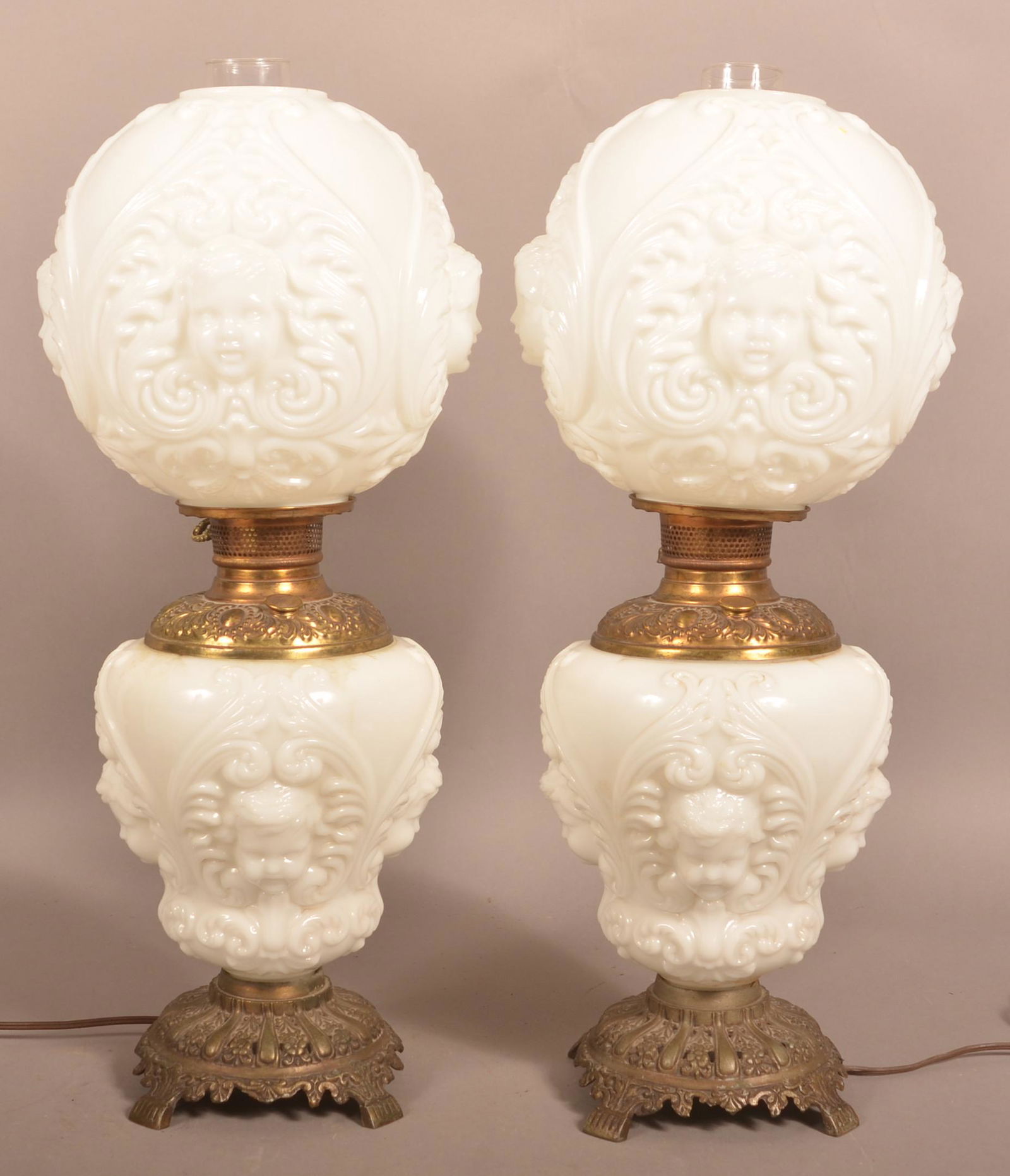 Pair of Gone with the Wind Lamps. (1 of 3)