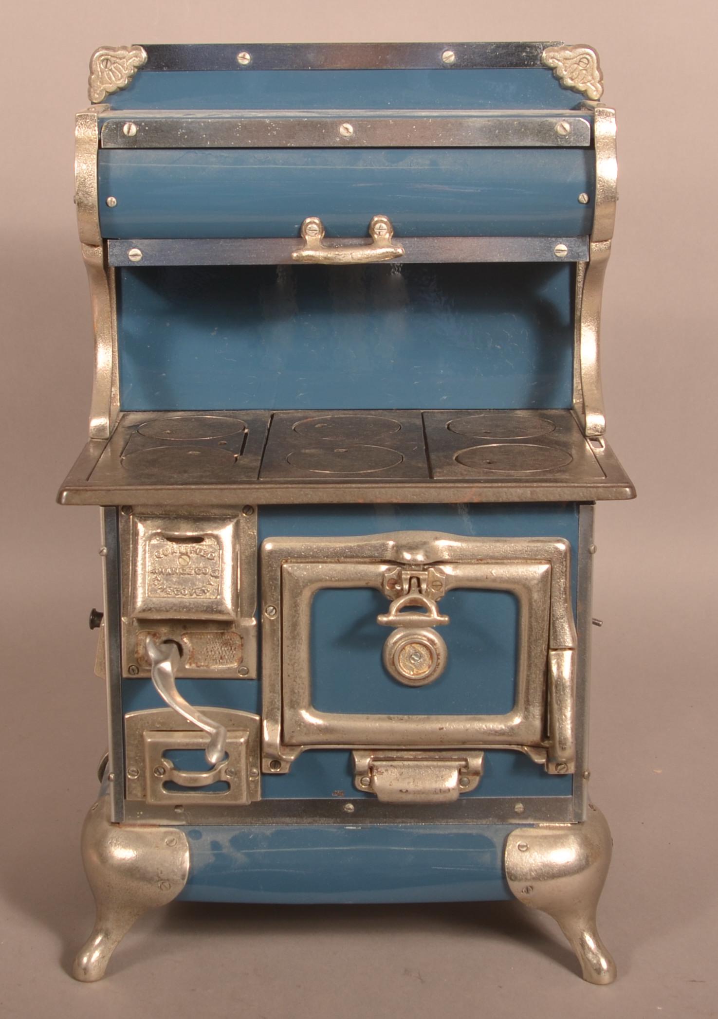 Qualified Range Co. Salesman's Sample Stove. (1 of 5)