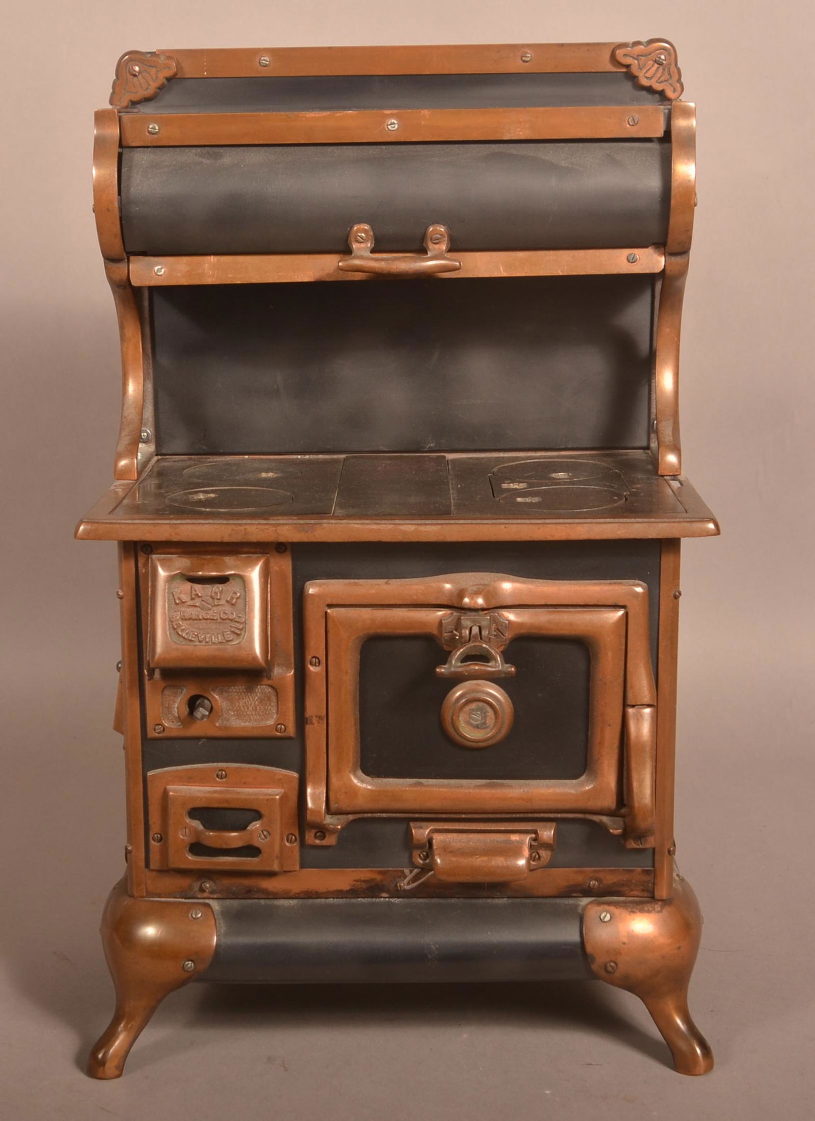 Qualified Range Co. Salesman's Sample Stove. (1 of 5)