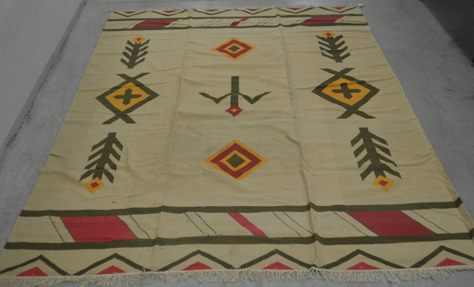 Vintage Hand-Woven Indian Room Size Rug. (1 of 8)