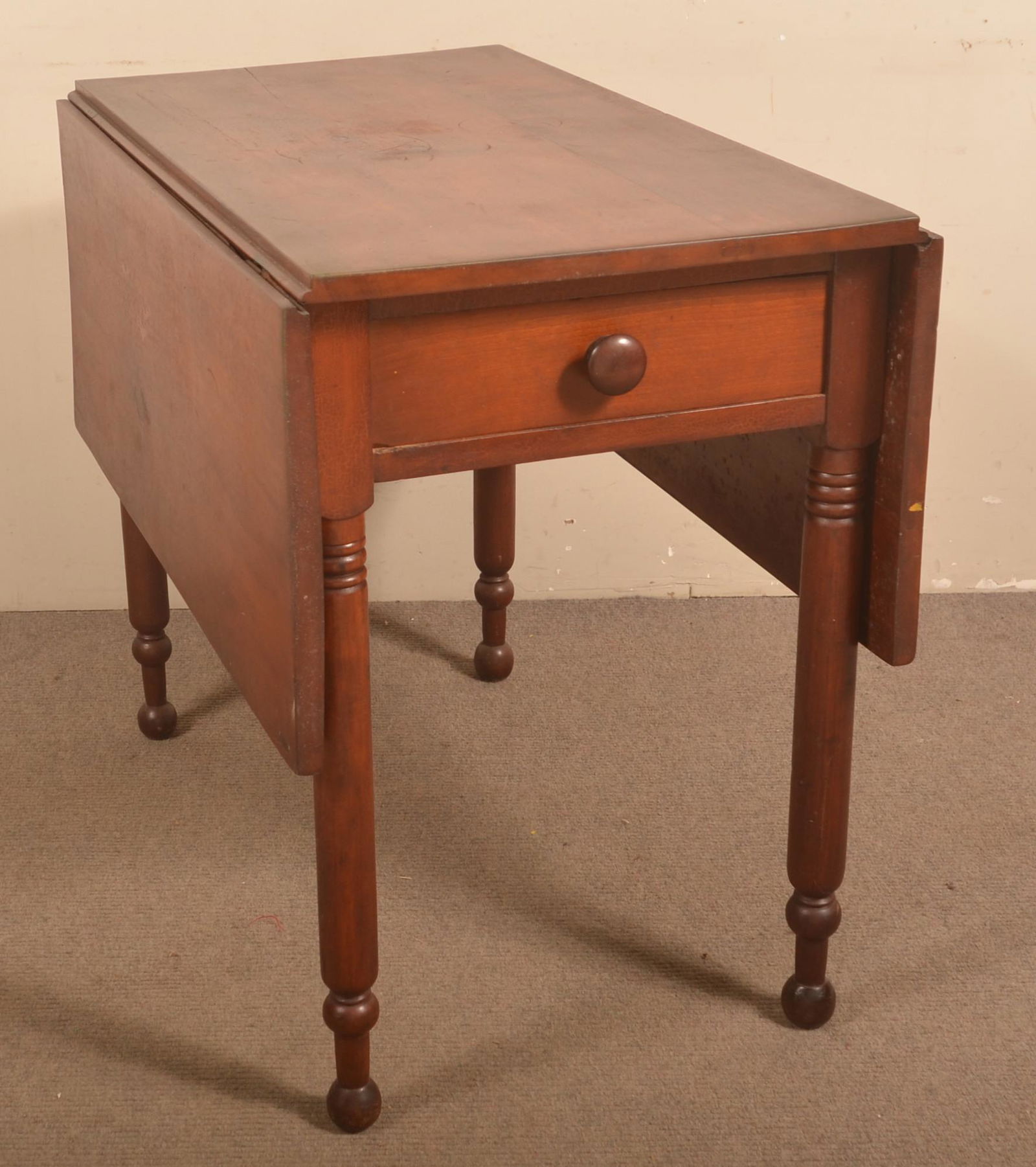 Pennsylvania Sheraton Cherry Drop-Leaf Table. (1 of 4)