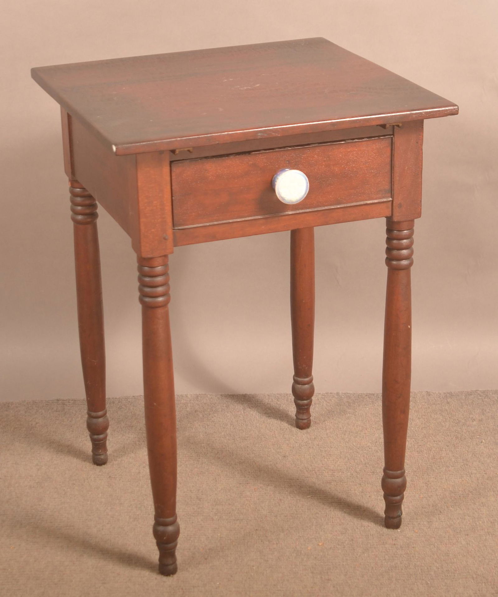 Pennsylvania Federal Cherry 1-Drawer Stand. (1 of 3)