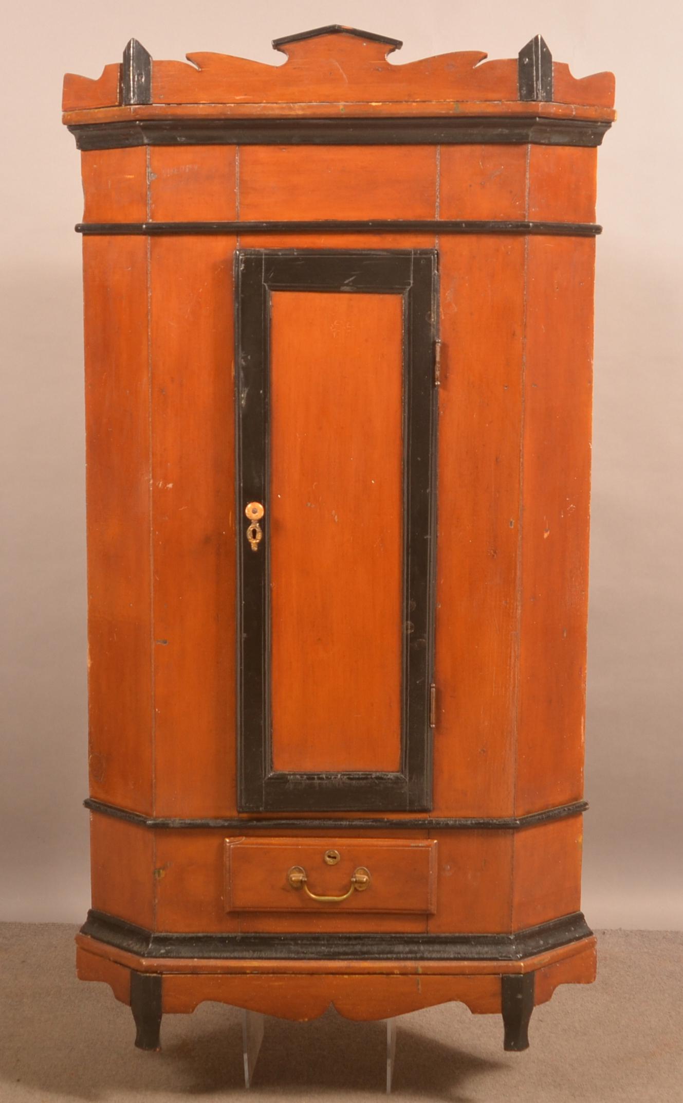 Antique Painted Softwood Hanging Corner Cupboard. (1 of 4)