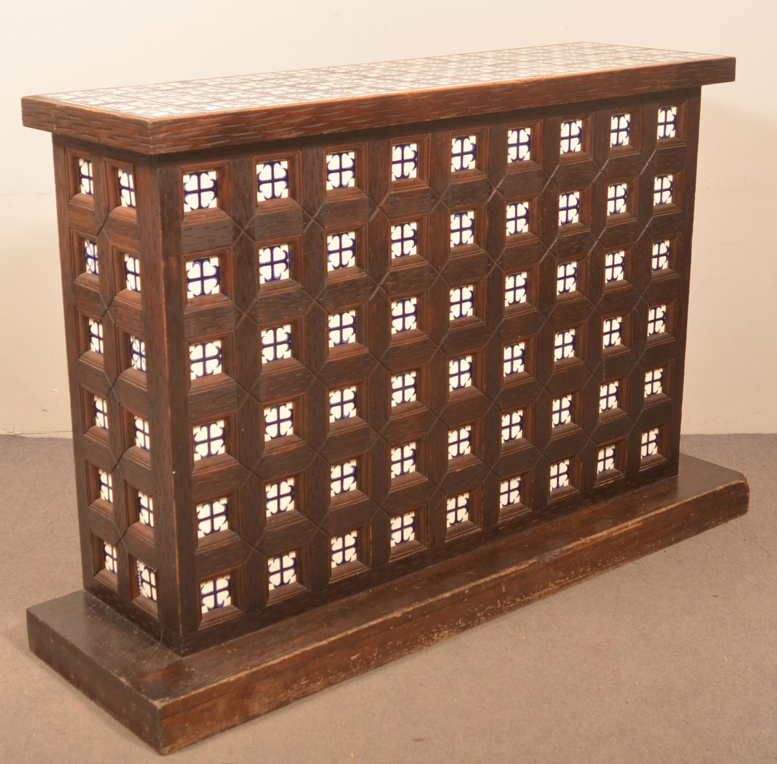 Antique German Oak and Delft Tile Bar Unit. (1 of 6)