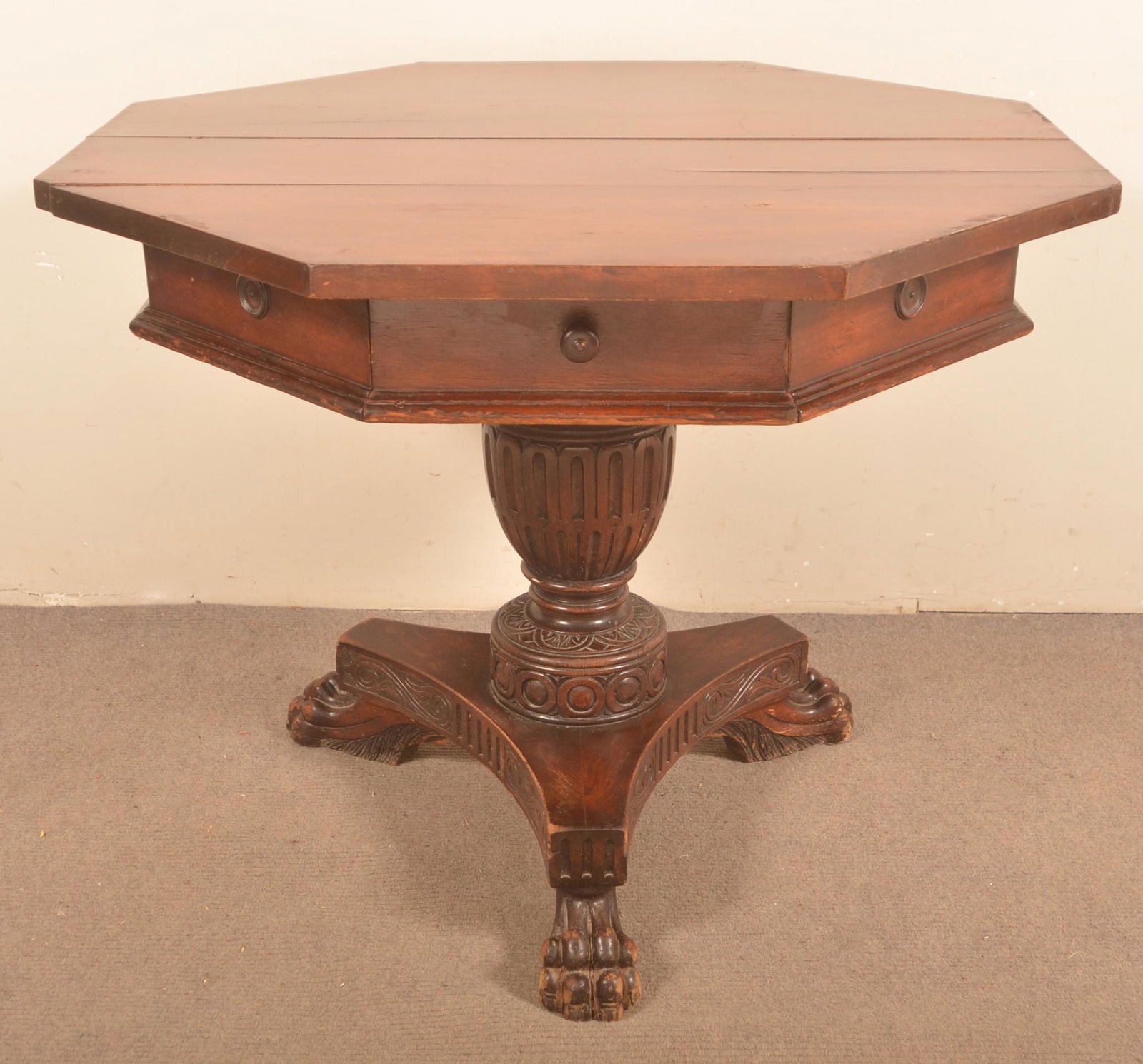 New York Federal Style Carved Mahogany Center Table. (1 of 6)