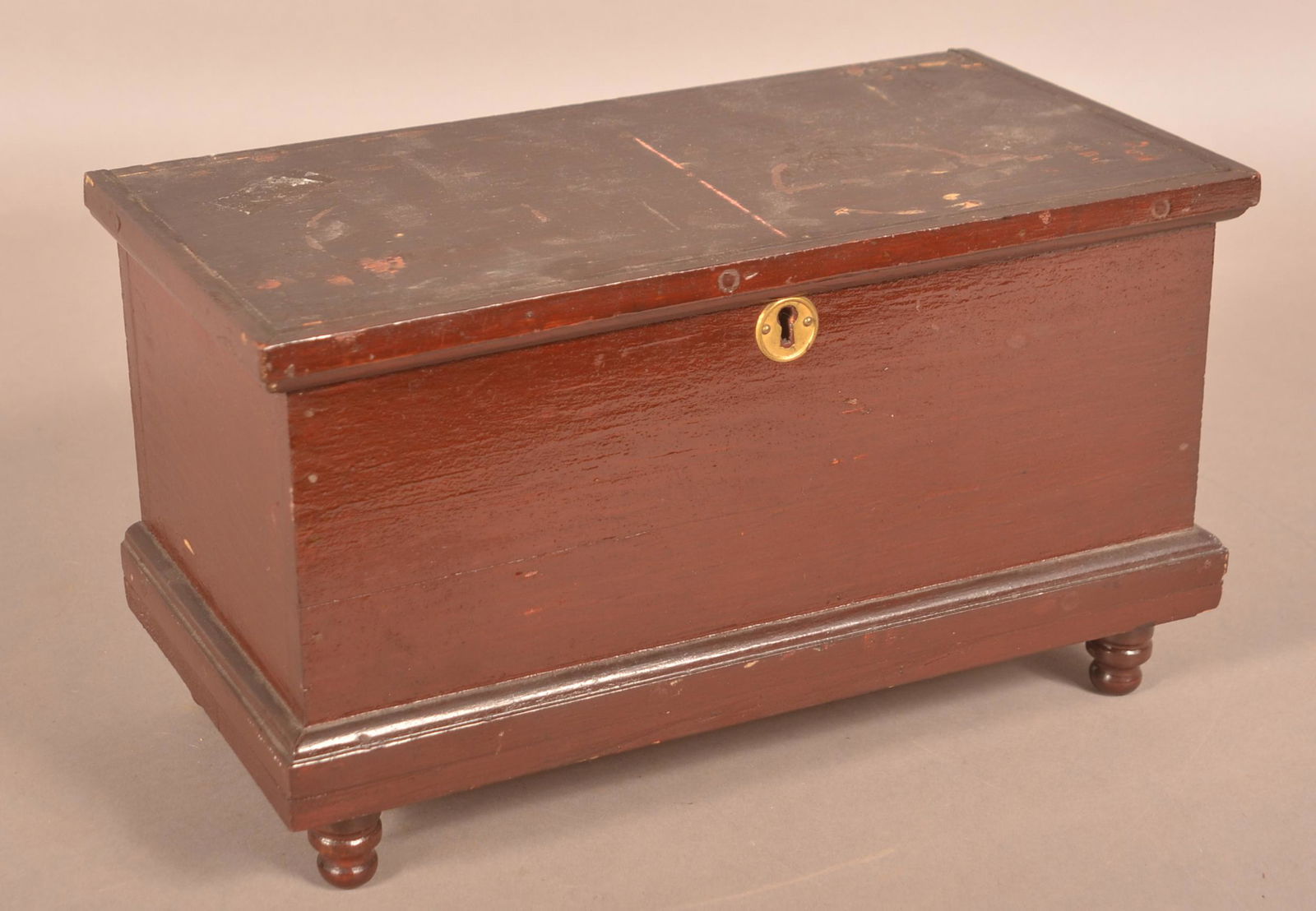 Antique PA Red Painted Softwood Miniature Blanket Chest. (1 of 4)