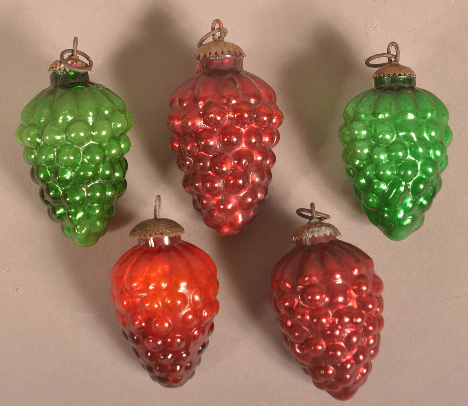 Five Vintage Kugel Type Grape Cluster Ornaments. (1 of 3)