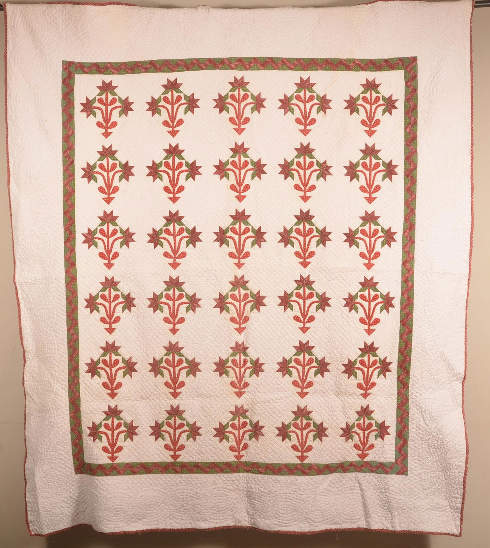 Antique Stylized Tulip Pattern Pieced Quilt. (1 of 5)