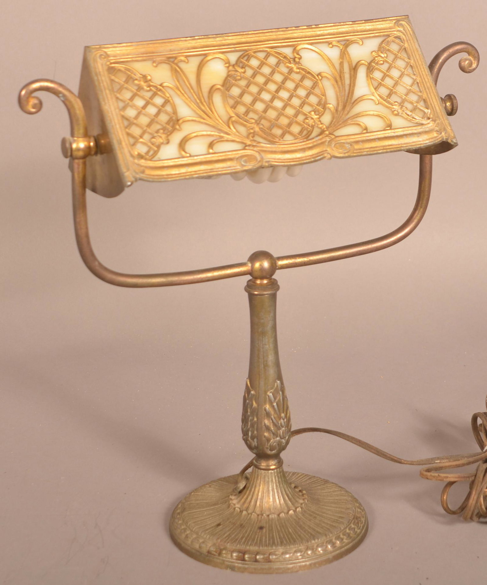 E.M. & Co. No.1128 Caramel Slag Glass Desk Lamp. (1 of 3)
